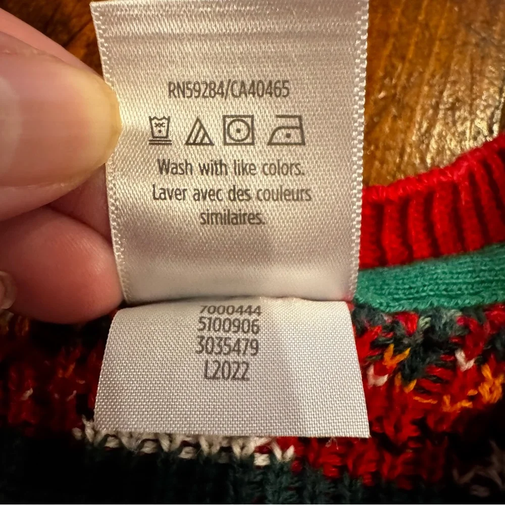 Gymboree Kids Red and‎ Green Holiday Sweater. 5T